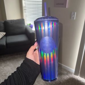 Purple iridescent dome lid venti tumbler